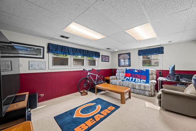 856 E Sayles Drive, Palatine, IL 60074