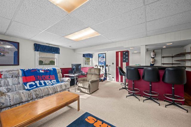856 E Sayles Drive, Palatine, IL 60074