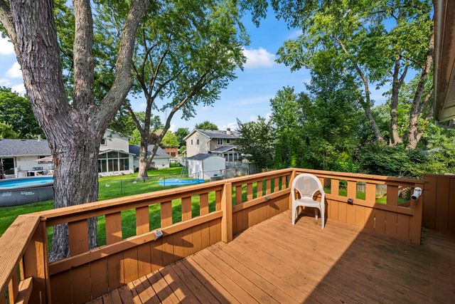 856 E Sayles Drive, Palatine, IL 60074