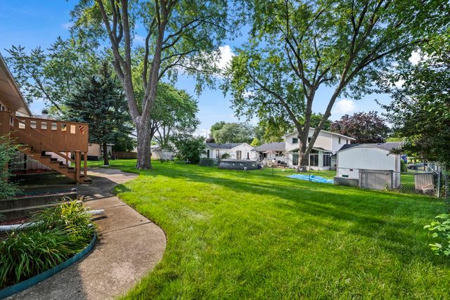 856 E Sayles Drive, Palatine, IL 60074
