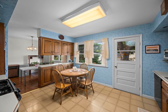856 E Sayles Drive, Palatine, IL 60074