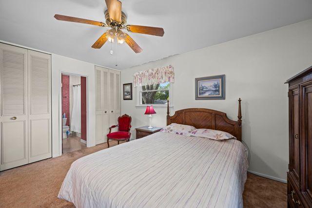 856 E Sayles Drive, Palatine, IL 60074