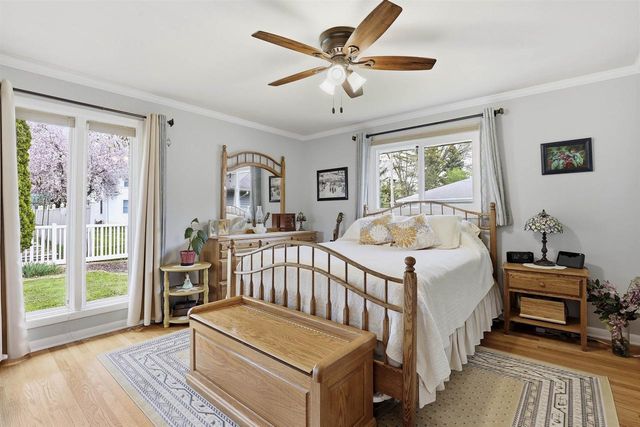 1024 W ROBERTS AVENUE, Appleton, WI 54914
