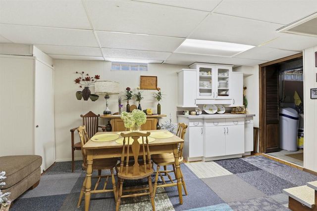 1024 W ROBERTS AVENUE, Appleton, WI 54914