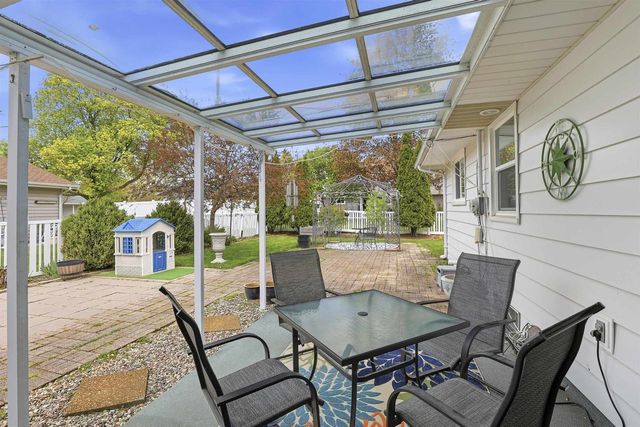 1024 W ROBERTS AVENUE, Appleton, WI 54914