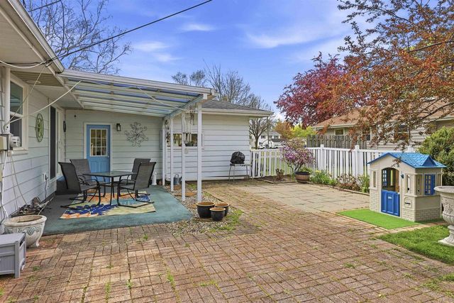1024 W ROBERTS AVENUE, Appleton, WI 54914