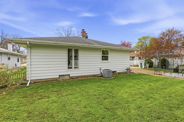 1024 W ROBERTS AVENUE, Appleton, WI 54914