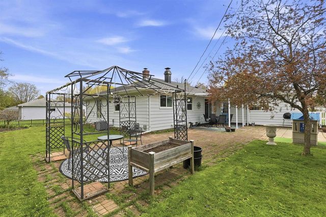 1024 W ROBERTS AVENUE, Appleton, WI 54914