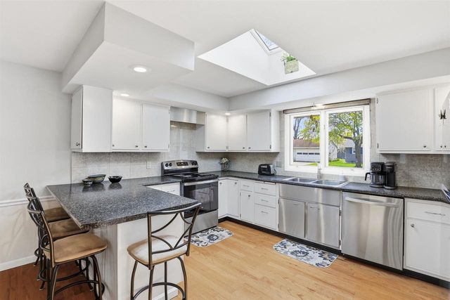 1024 W ROBERTS AVENUE, Appleton, WI 54914