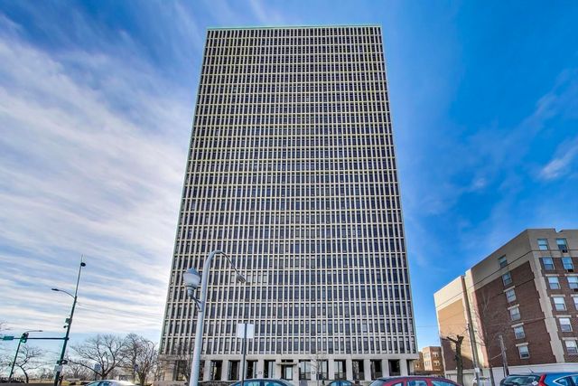 6700 S South Shore Drive 17C, Chicago, IL 60649