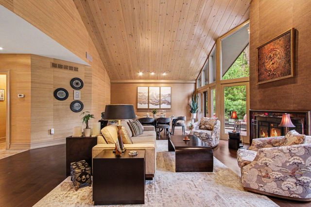 3730 Chimney Hill Drive, Valparaiso, IN 46383