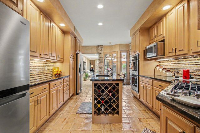 3730 Chimney Hill Drive, Valparaiso, IN 46383