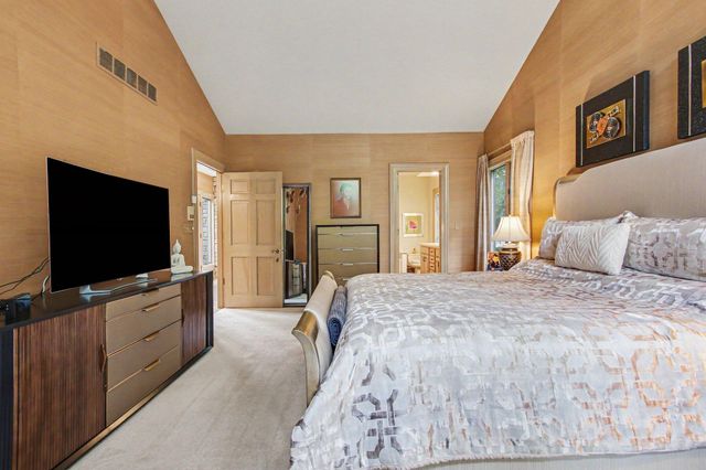 3730 Chimney Hill Drive, Valparaiso, IN 46383