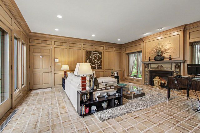 3730 Chimney Hill Drive, Valparaiso, IN 46383