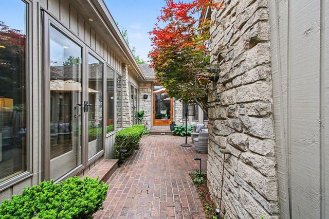 3730 Chimney Hill Drive, Valparaiso, IN 46383