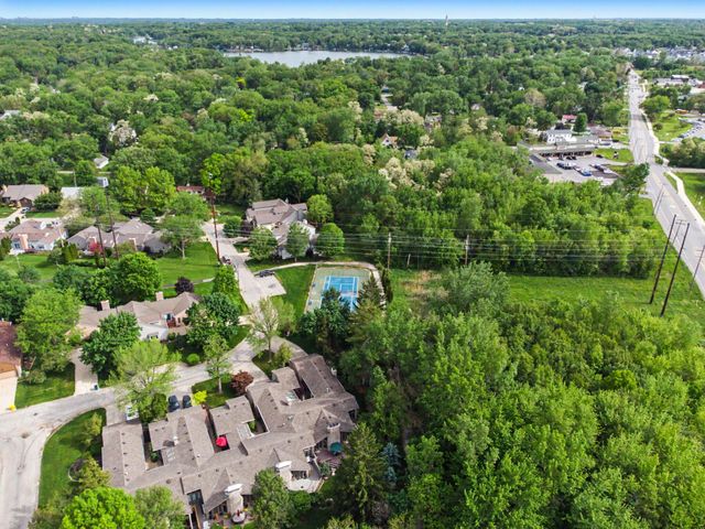 3730 Chimney Hill Drive, Valparaiso, IN 46383