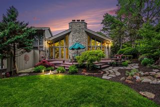 3730 Chimney Hill Drive, Valparaiso, IN 46383