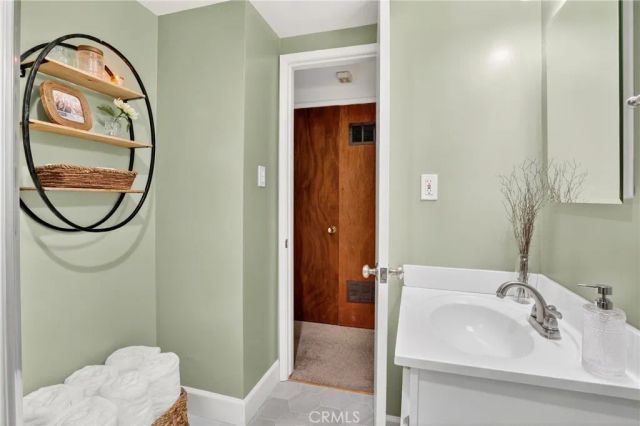 176 Fir Terrace, Cedar Glen, CA 92321