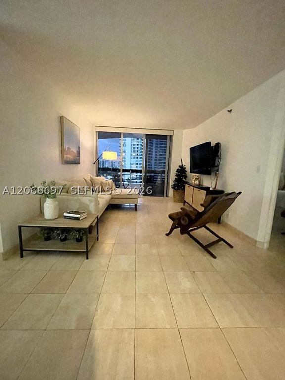 3600 Mystic Pointe dr 1010, Aventura, FL 33180
