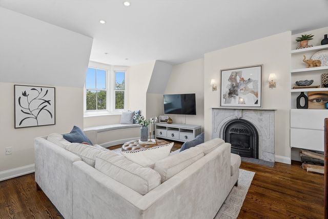 7 Concord Sq 4, Boston, MA 02118