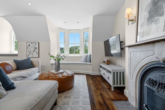 7 Concord Sq 4, Boston, MA 02118
