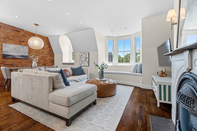 7 Concord Sq 4, Boston, MA 02118