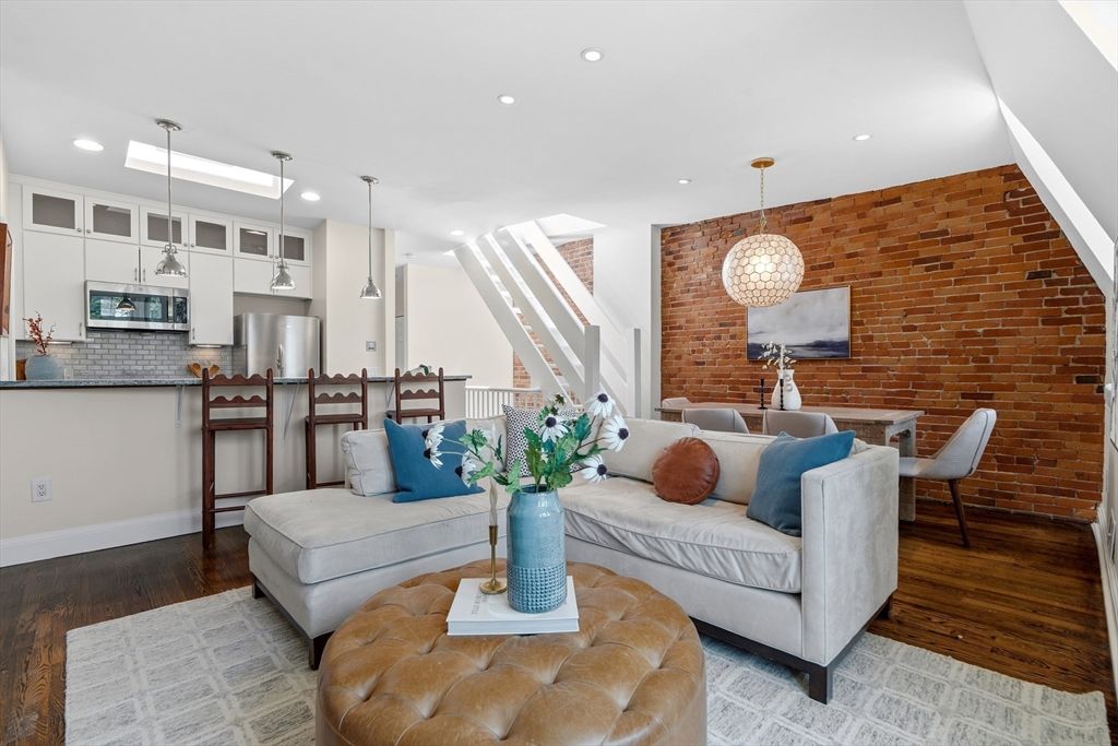 7 Concord Sq 4, Boston, MA 02118