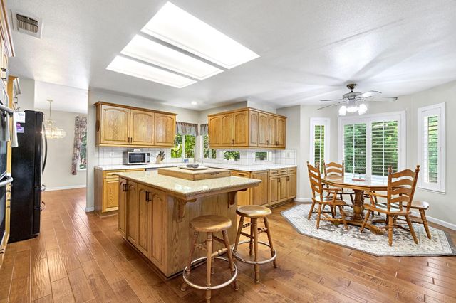 7208 N Antioch Avenue, Fresno, CA 93722