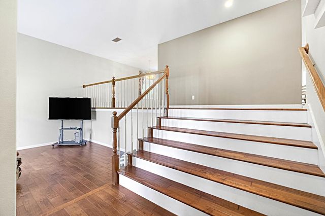 7208 N Antioch Avenue, Fresno, CA 93722