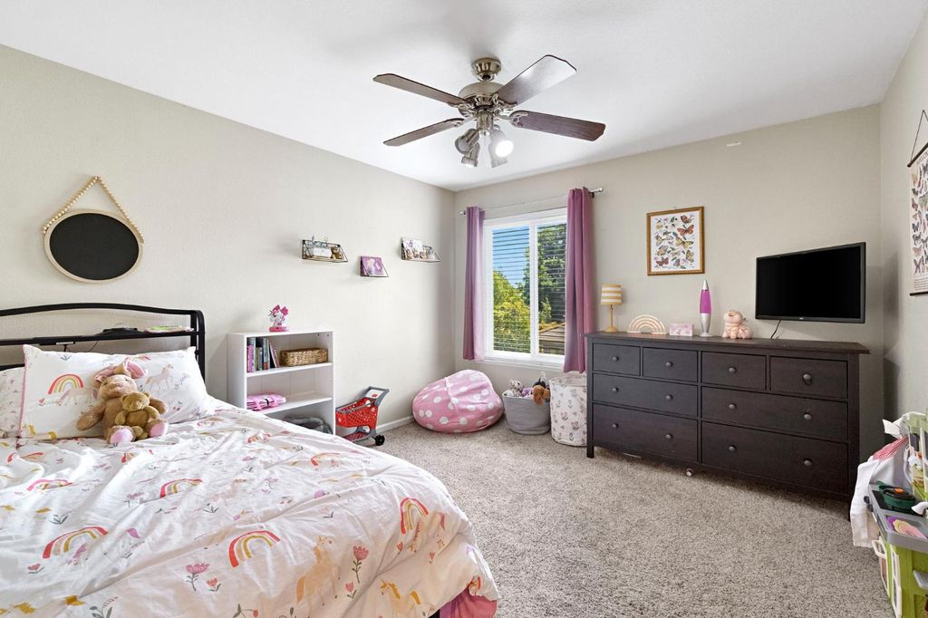 Image 30 of property listing at 7208 N Antioch Avenue, Fresno, CA 93722