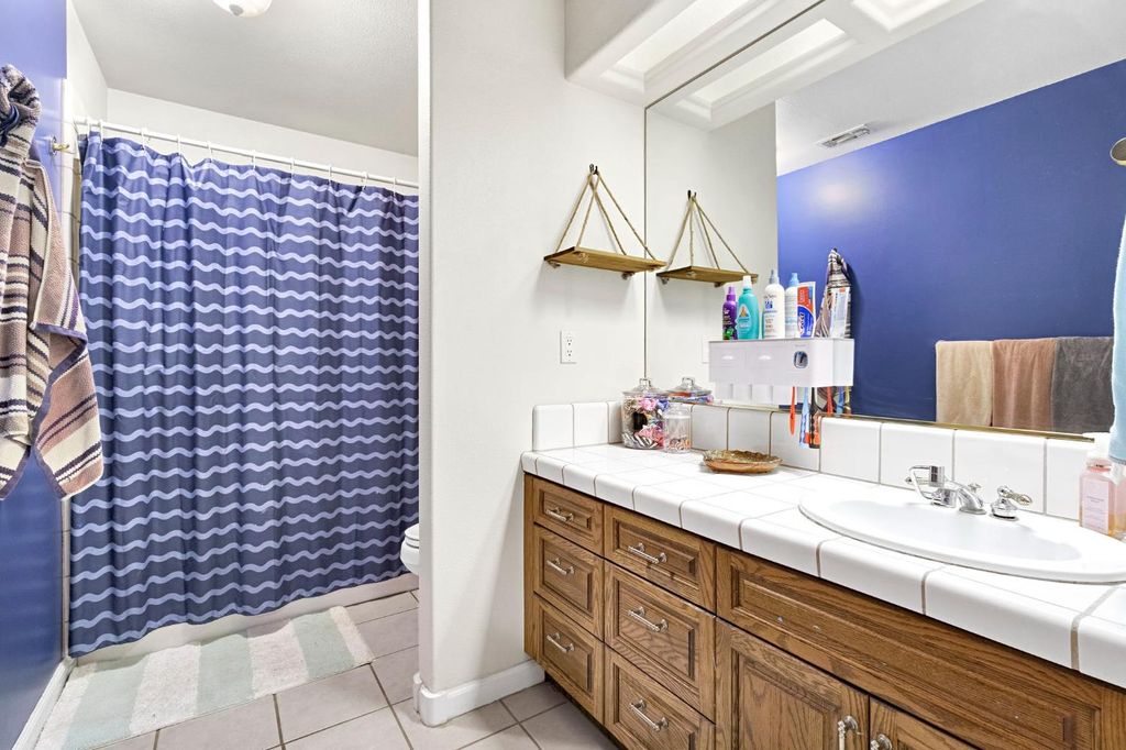 Image 31 of property listing at 7208 N Antioch Avenue, Fresno, CA 93722