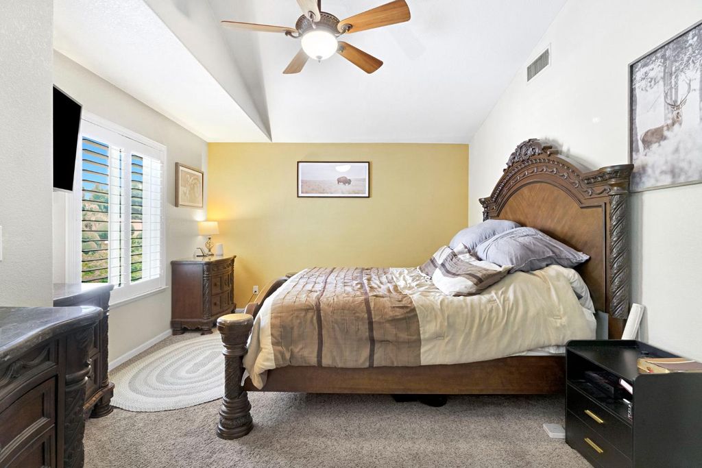 Image 34 of property listing at 7208 N Antioch Avenue, Fresno, CA 93722