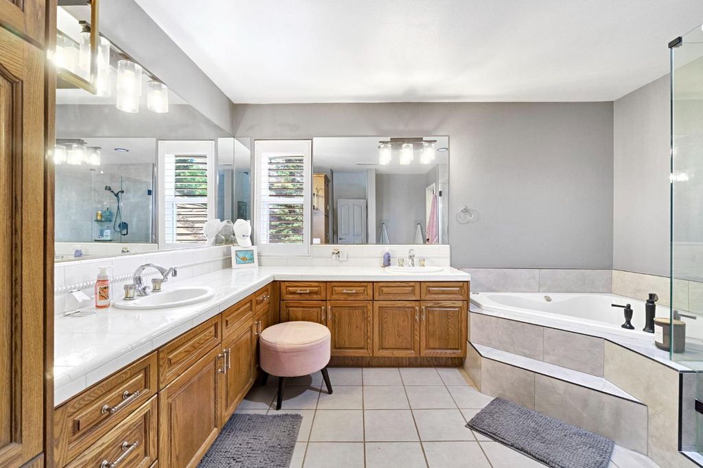 Image 36 of property listing at 7208 N Antioch Avenue, Fresno, CA 93722
