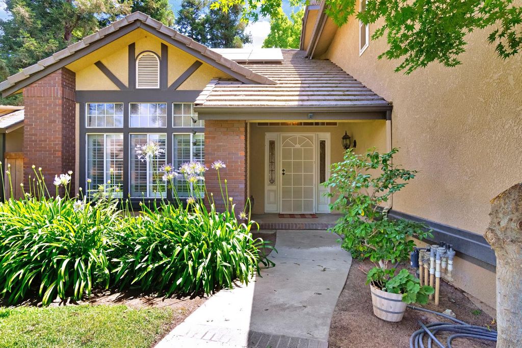 Image 4 of property listing at 7208 N Antioch Avenue, Fresno, CA 93722