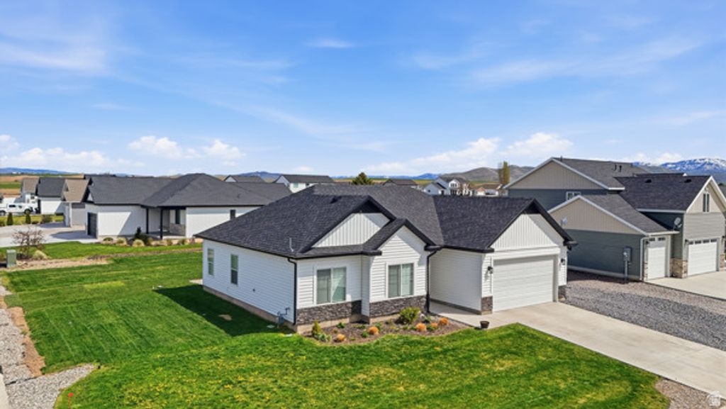 Image 2 of property listing at 117 E EAGLE WAY, Preston, ID 83263