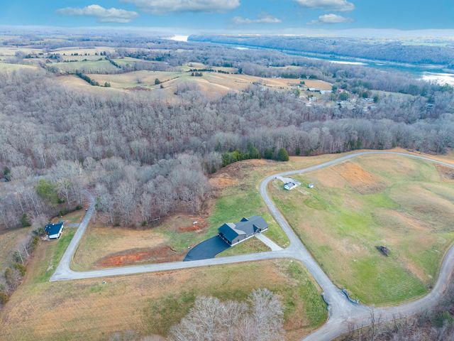 21 Hobart Lane, Nancy, KY 42544