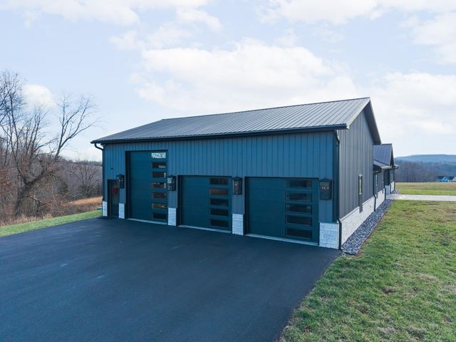 21 Hobart Lane, Nancy, KY 42544