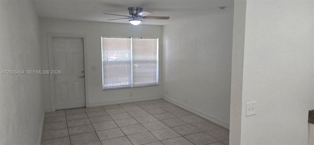 3260 NE 19th Ave 16, Oakland Park, FL 33306