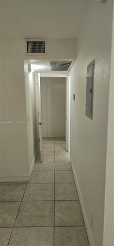 3260 NE 19th Ave 16, Oakland Park, FL 33306