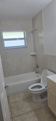 3260 NE 19th Ave 16, Oakland Park, FL 33306