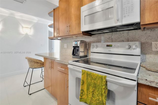 2401 Collins Ave 1805, Miami Beach, FL 33140