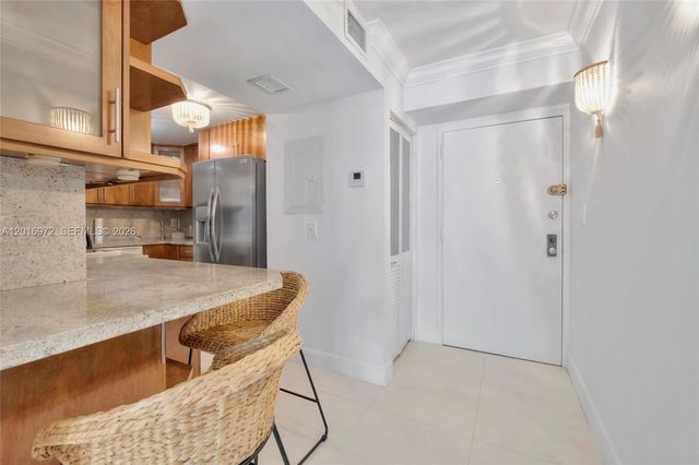 2401 Collins Ave 1805, Miami Beach, FL 33140