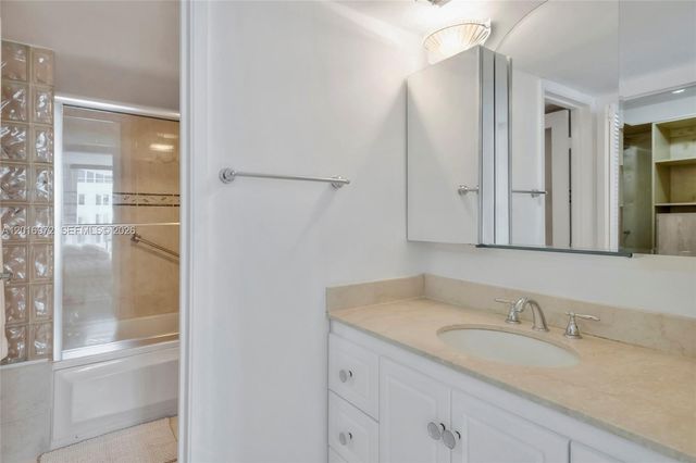 2401 Collins Ave 1805, Miami Beach, FL 33140