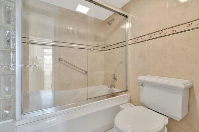 2401 Collins Ave 1805, Miami Beach, FL 33140