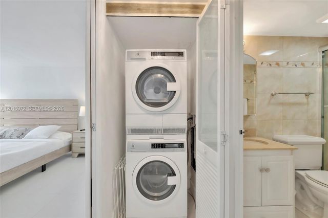 2401 Collins Ave 1805, Miami Beach, FL 33140