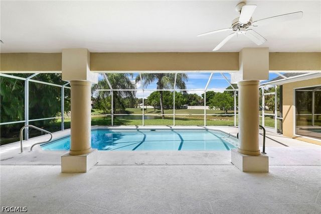 20710 Groveline CT, Estero, FL 33928
