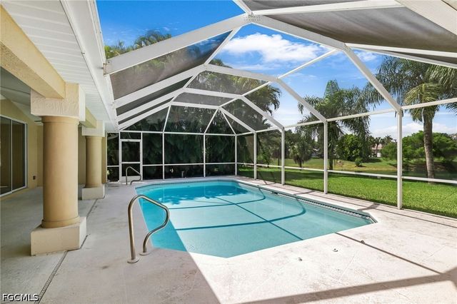 20710 Groveline CT, Estero, FL 33928