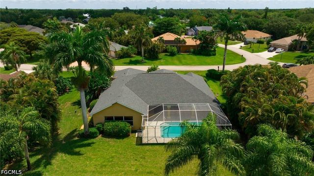 20710 Groveline CT, Estero, FL 33928