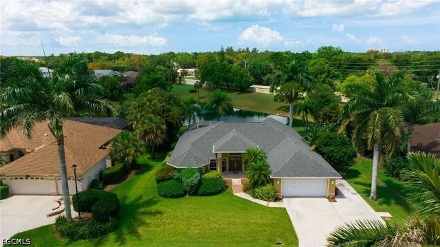 20710 Groveline CT, Estero, FL 33928