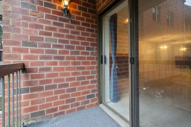 666 Main St 208, Winchester, MA 01890